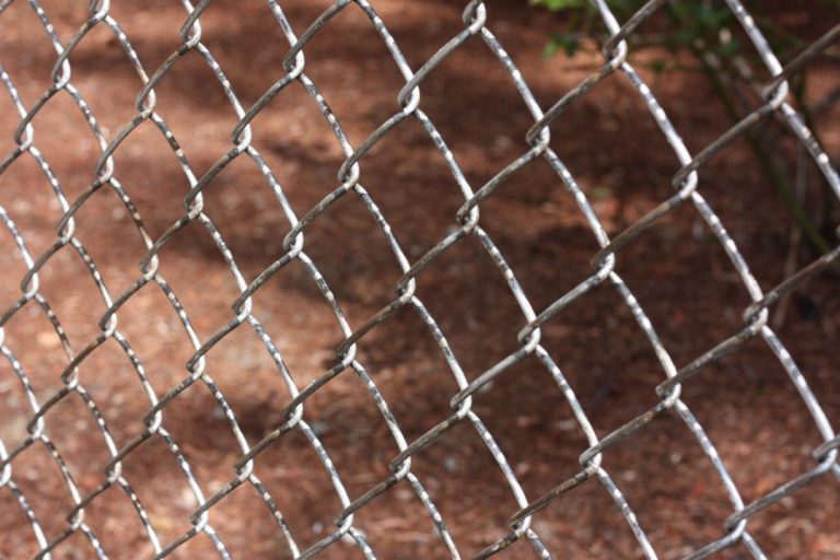 Protéger les accès extérieurs grâce à des clôtures